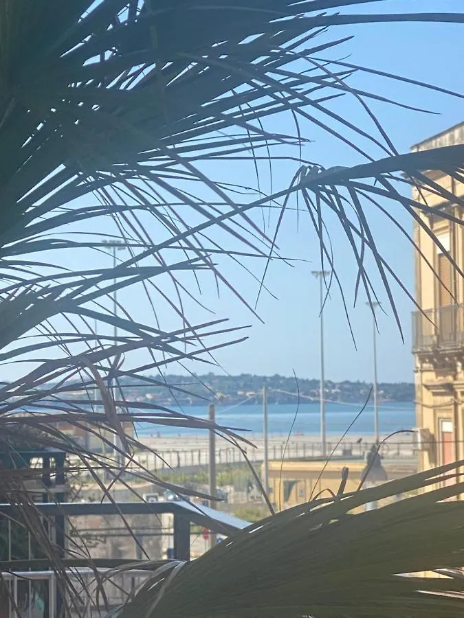 シラクーサ Near Ortigia Bed & Breakfast 0*,