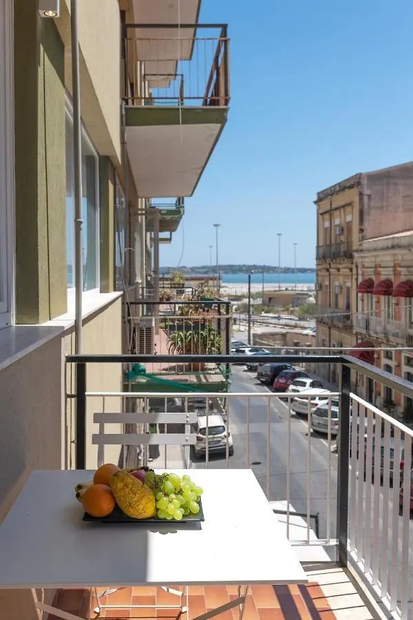 シラクーサ Near Ortigia Bed & Breakfast